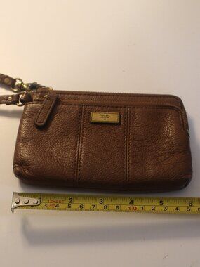 Fossil Cognac Brown Zip-Pocket Wristlet